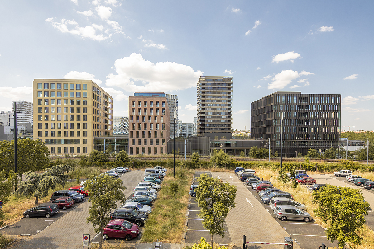 agence d'architecture DLW : projet de construction d’un îlot mixte de bureaux, logements et centre sportif UCPA. 