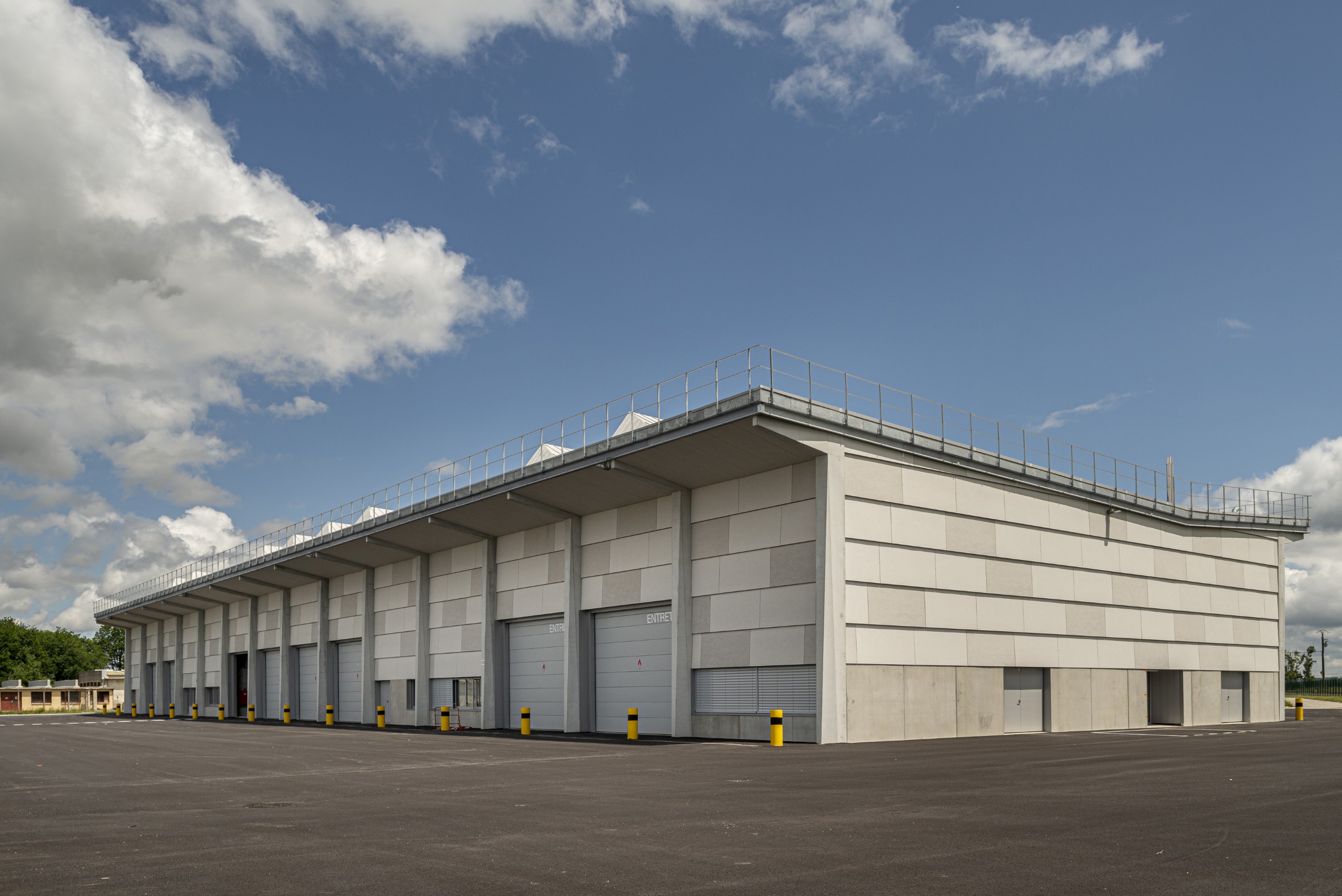 agence d'architecture DLW : projet de construction des infrastructures de soutien technique des véhicules blindés de nouvelles générations (programme Scorpion) à Pamiers